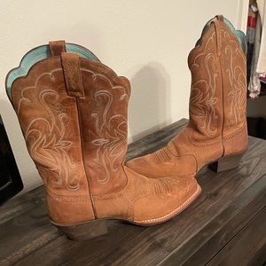 Size 10 Ariat square toed Cowboy Boots